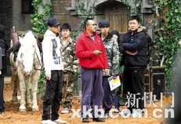 吃瓜群众岱岱让子弹飞,揭秘“让子弹飞”背后的故事与幕后花絮